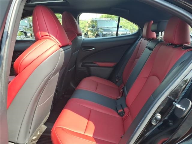 2022 Lexus UX 250h F SPORT photo 11