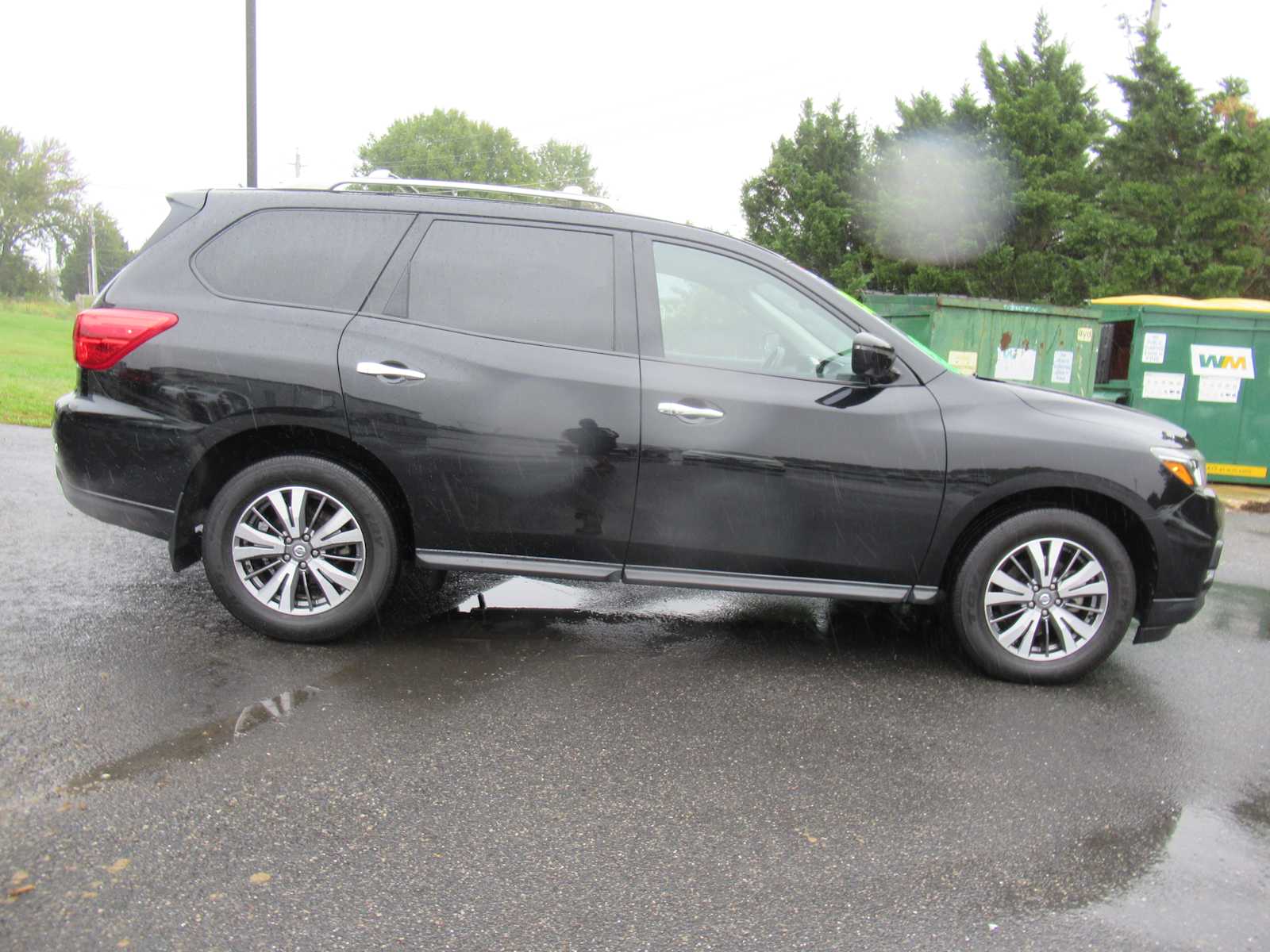 2020 Nissan Pathfinder SL photo 4