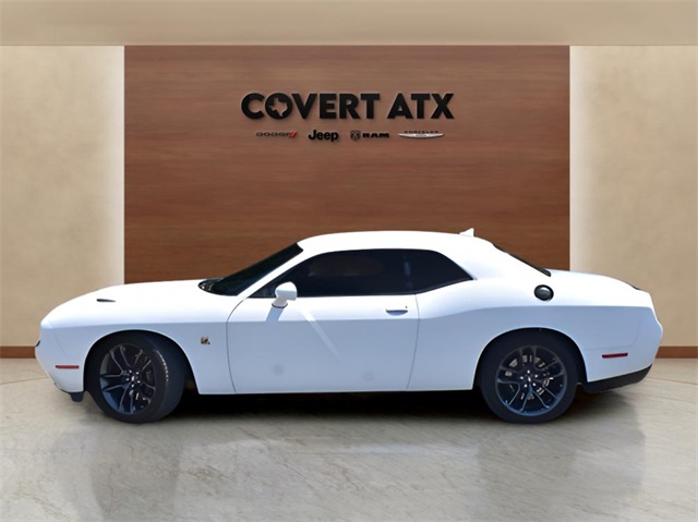 2023 Dodge Challenger R/T Scat Pack photo 2