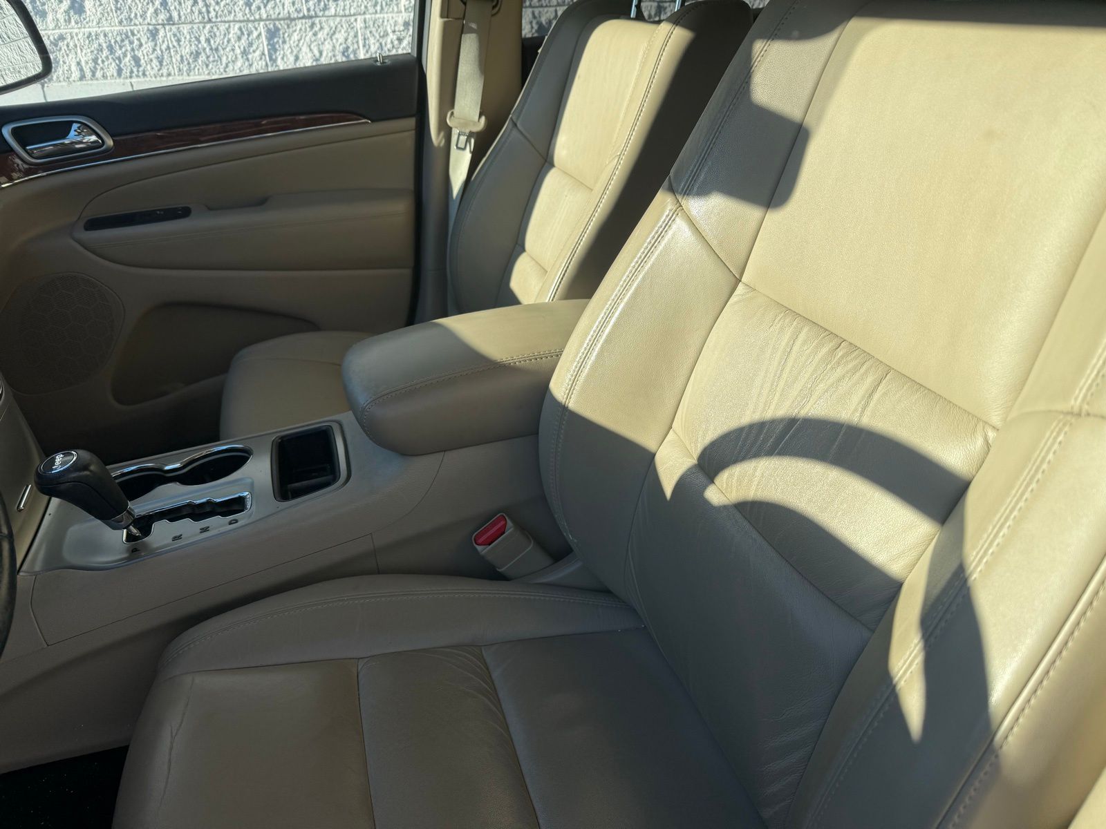 2012 Jeep Grand Cherokee Limited photo 2