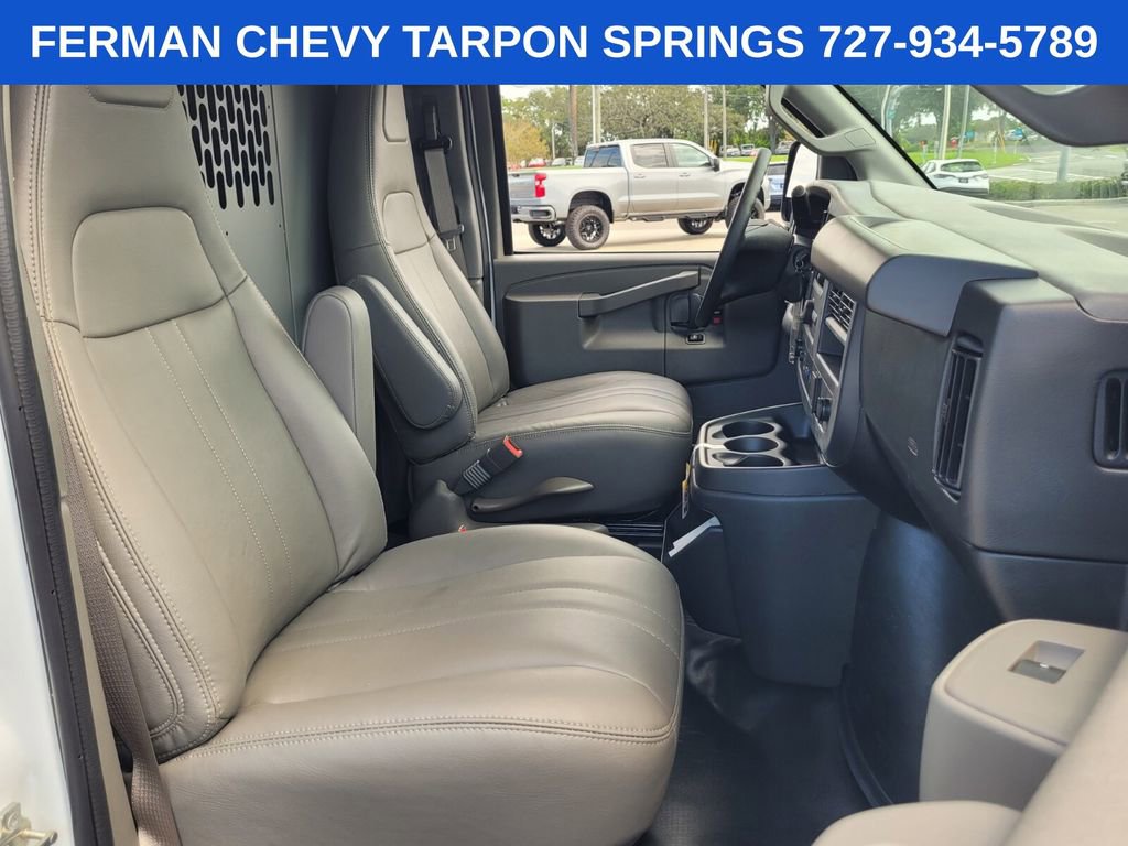 2025 Chevrolet Express Cargo 2500 photo 12