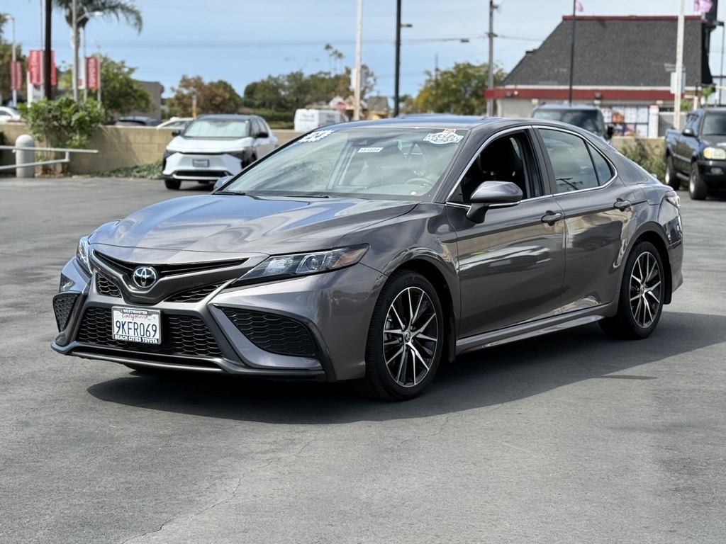 2024 Toyota Camry SE photo 5
