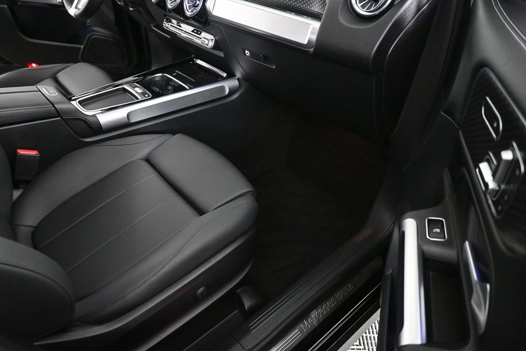 2024 Mercedes Benz GLB 250 photo 18