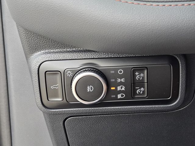 2025 Ford Explorer photo 19
