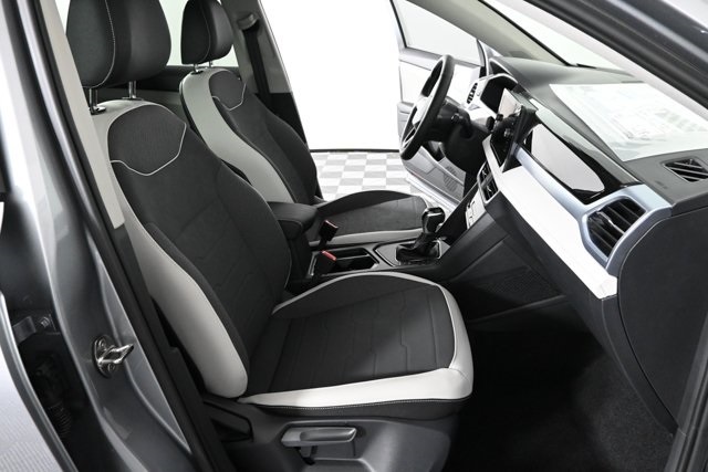 2025 Volkswagen Taos SE photo 20