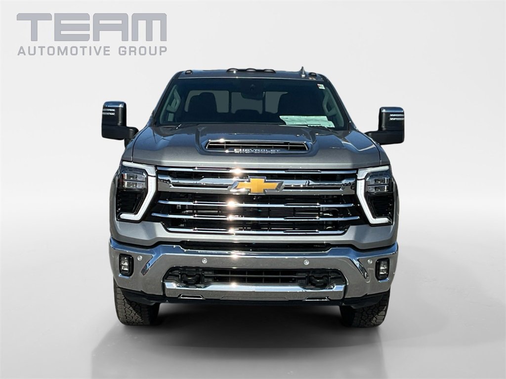 2026 Chevrolet Silverado 2500HD LTZ photo 2