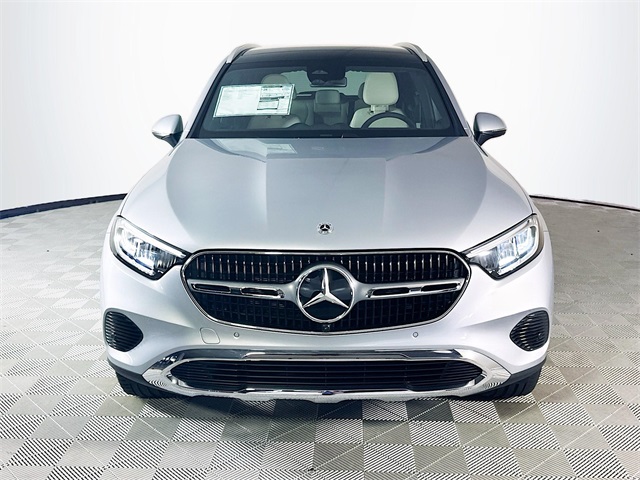 2026 Mercedes Benz GLC 300 4MATIC photo 2