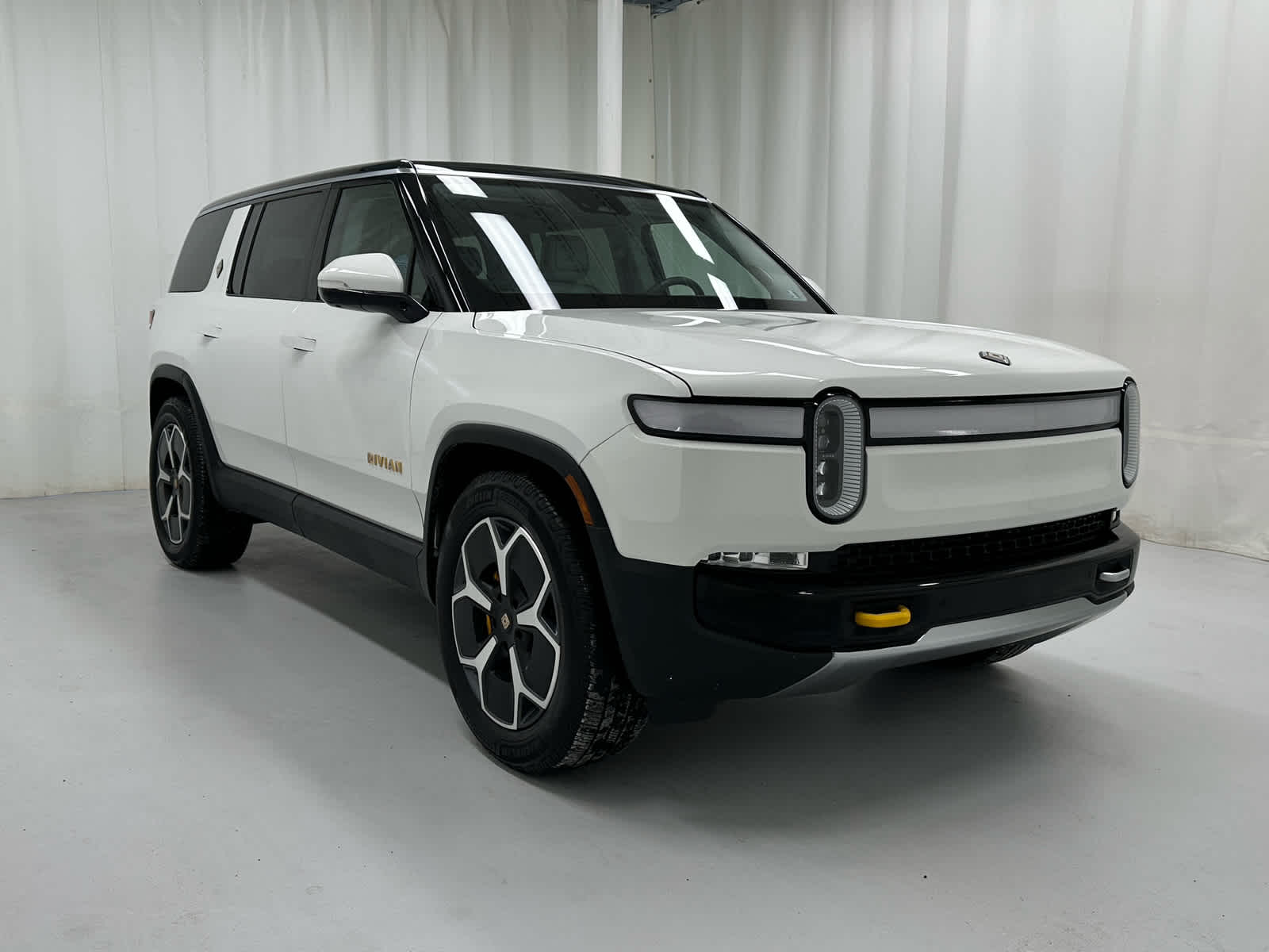 2023 Rivian R1S Adventure's photo