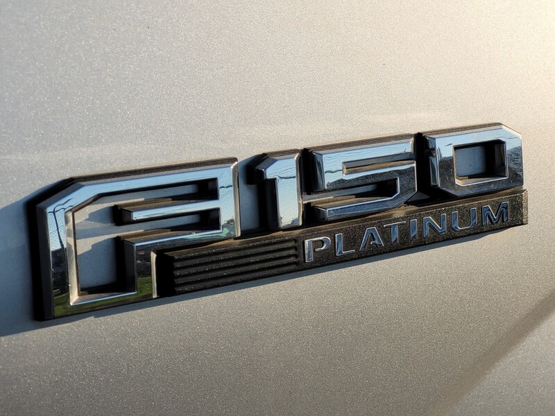2016 Ford F-150 Platinum photo 2