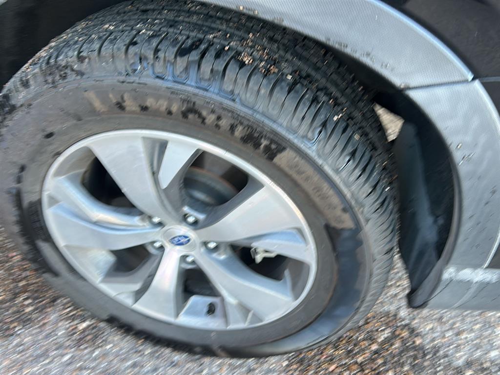 2020 Subaru Ascent Premium's photo