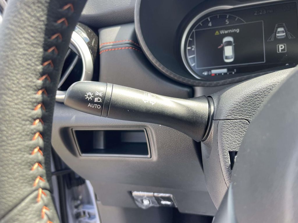 2025 Nissan Versa SR photo 21