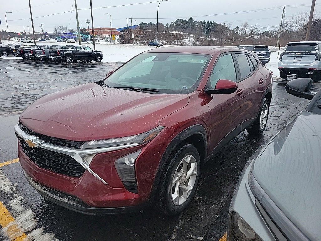 2024 Chevrolet Trax LS's photo