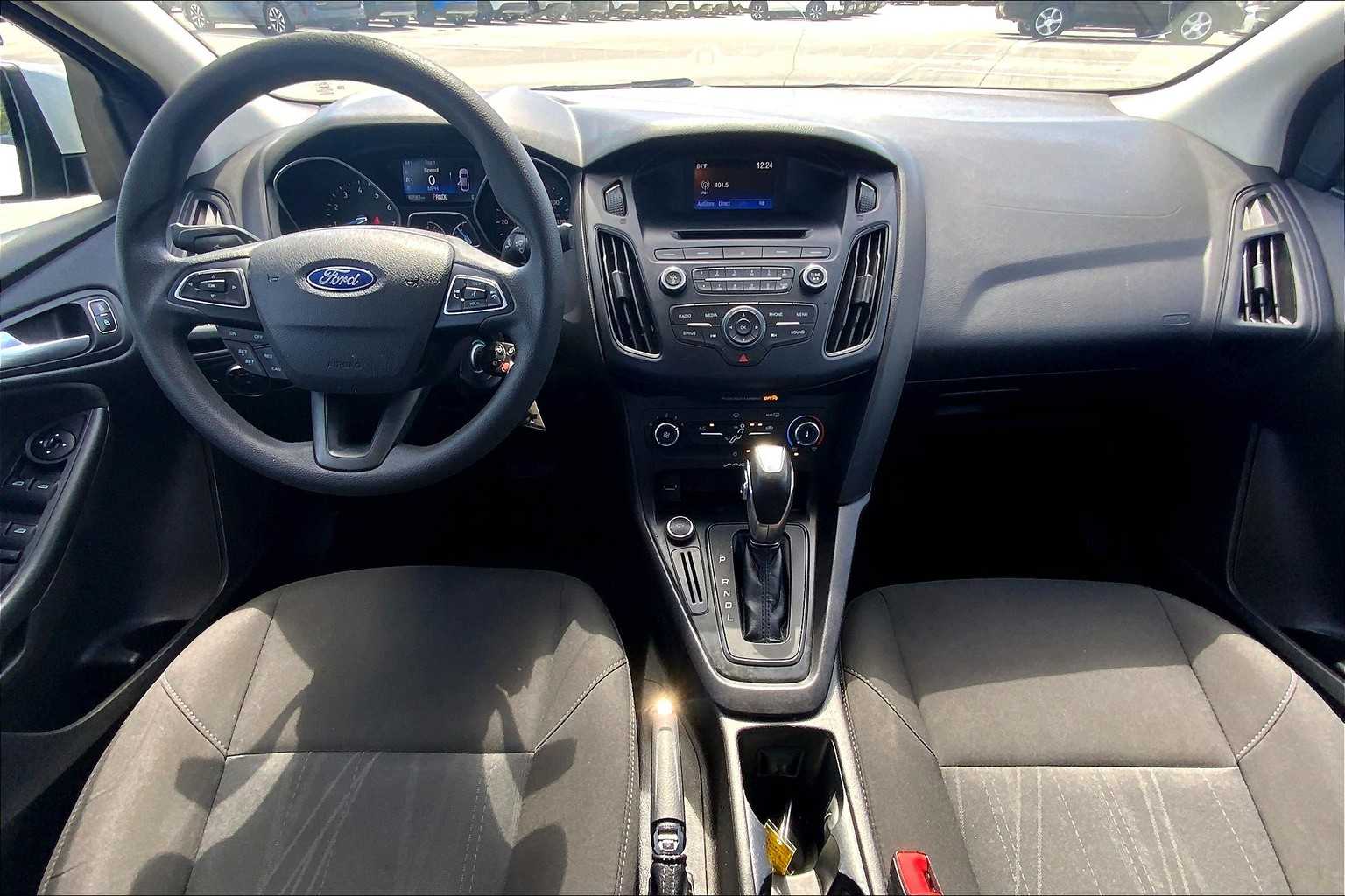 2016 Ford Focus SE photo 11
