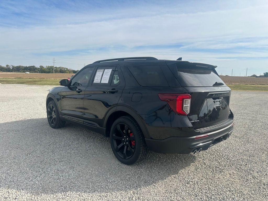 2021 Ford Explorer ST photo 3