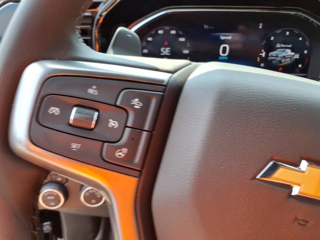 2025 Chevrolet Silverado 1500 LT photo 18