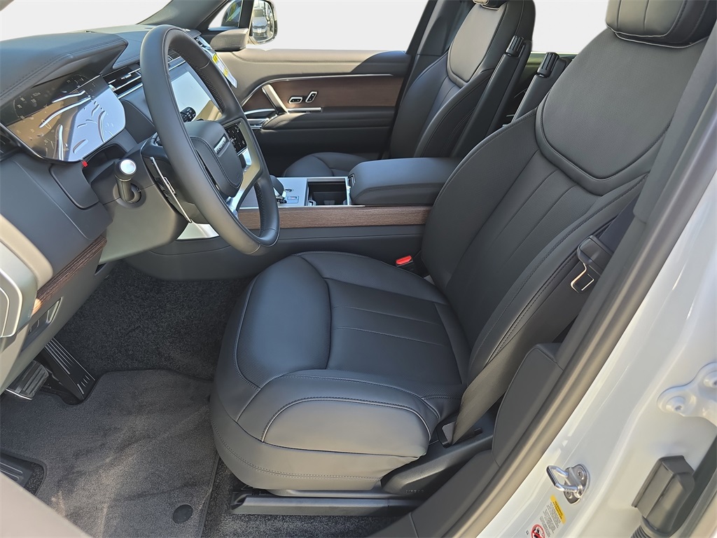 2025 Land Rover Range Rover SE photo 15
