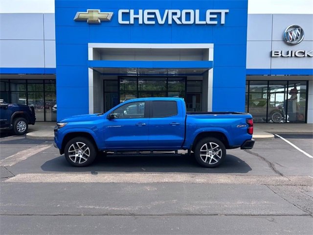 Used 2024 Glacier Blue Metallic Chevrolet Z71 image 1