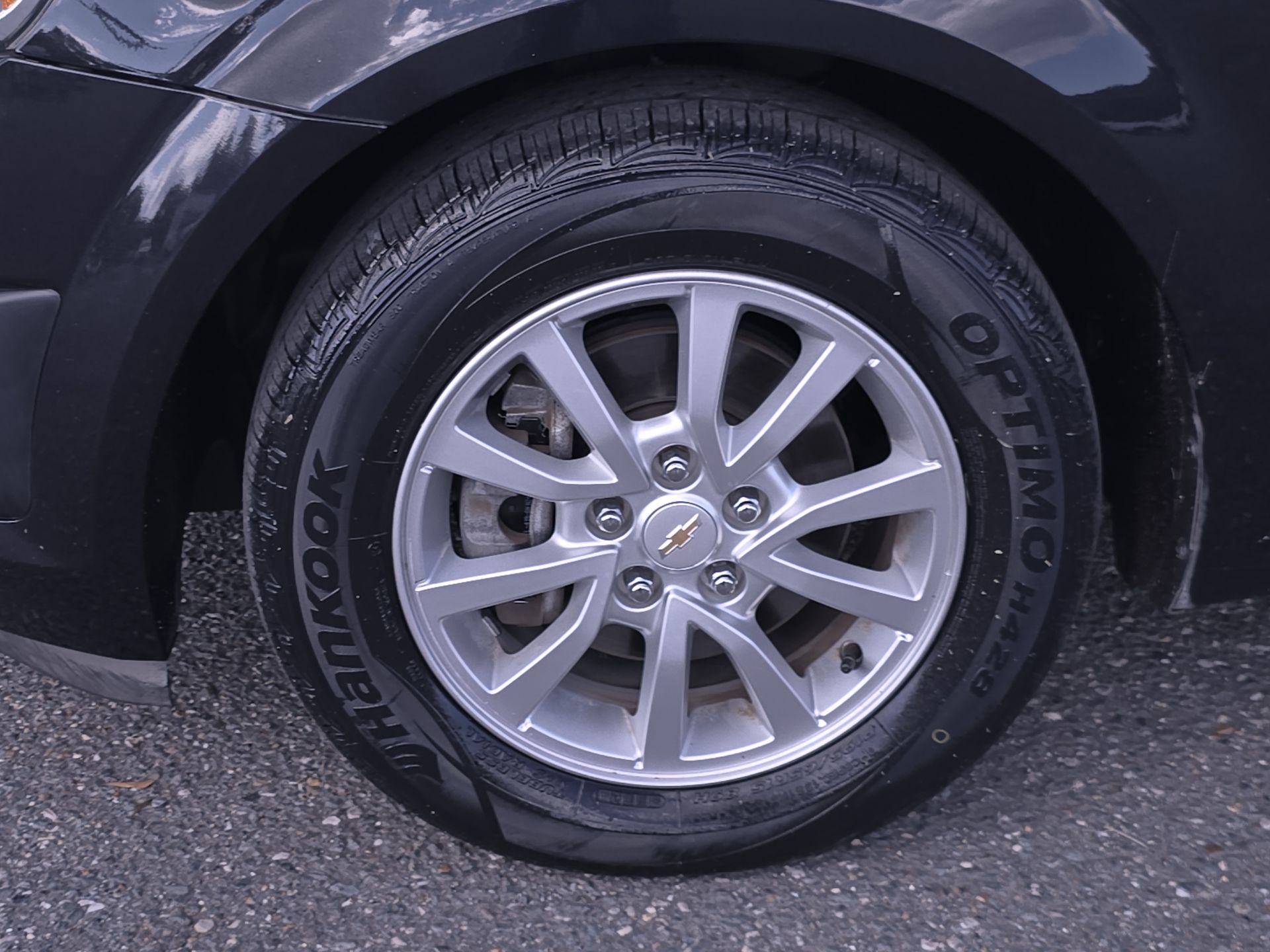 2013 Chevrolet Sonic LS photo 28