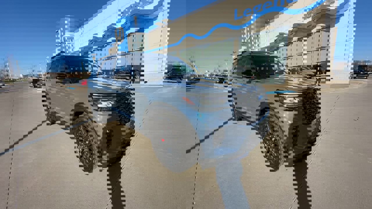 Used 2025 Ford Explorer ST with VIN 1FMWK8GC1SGA61611 for sale in Kansas City