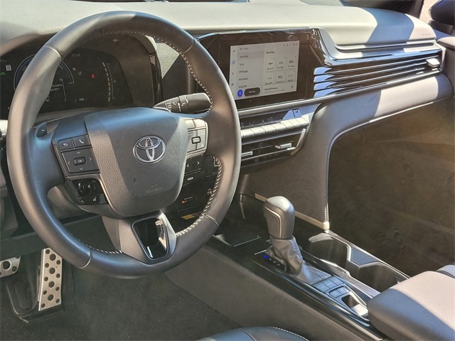 2025 Toyota Camry SE photo 9