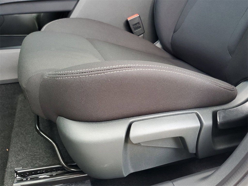 2025 Nissan Rogue S photo 21
