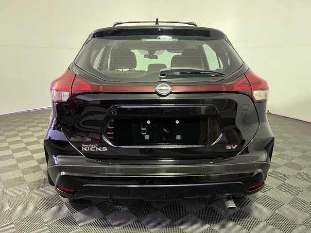 2022 Nissan Kicks SV photo 2