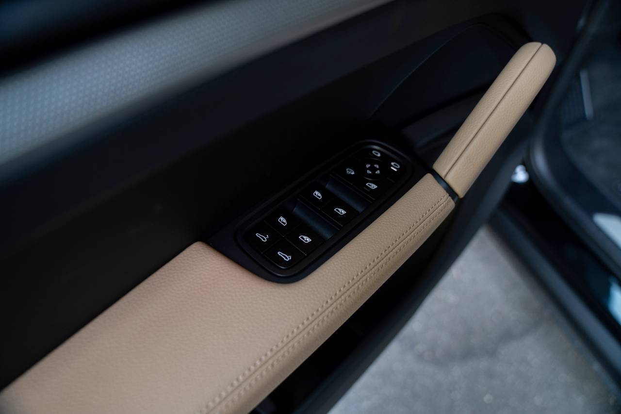 2025 Porsche Cayenne photo 23