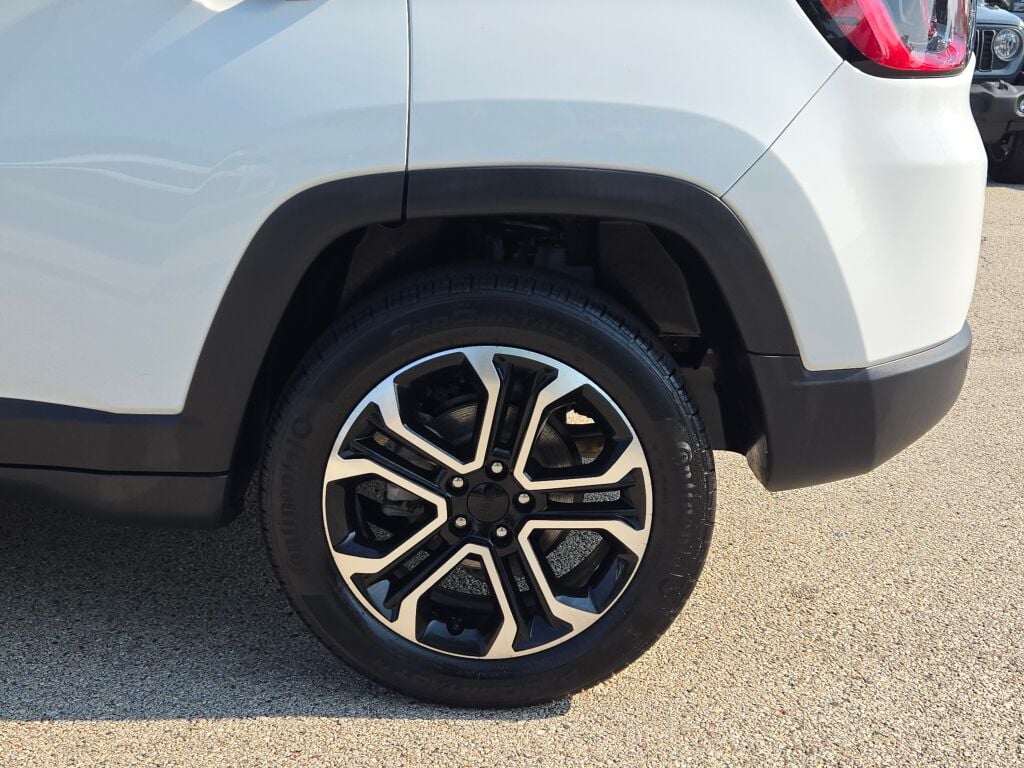 2023 Jeep Compass Limited photo 14