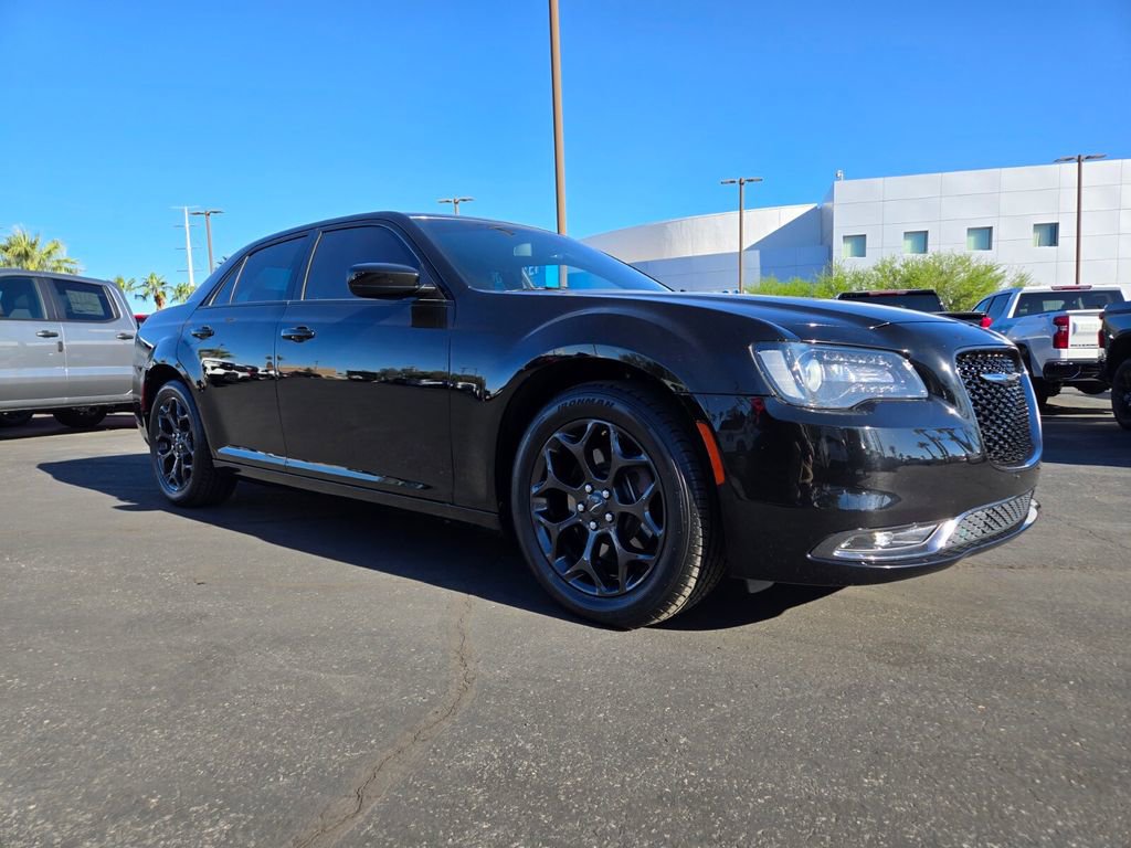 2019 Chrysler 300