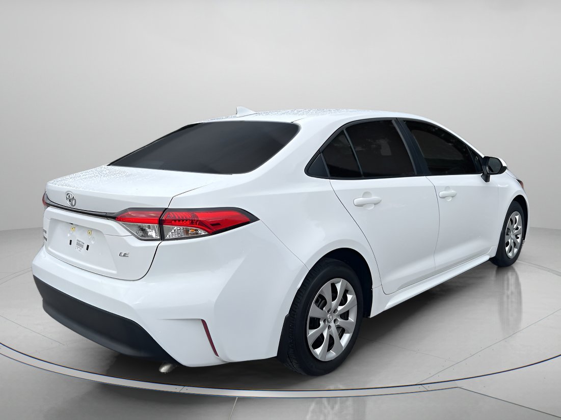 2025 Toyota Corolla LE photo 3
