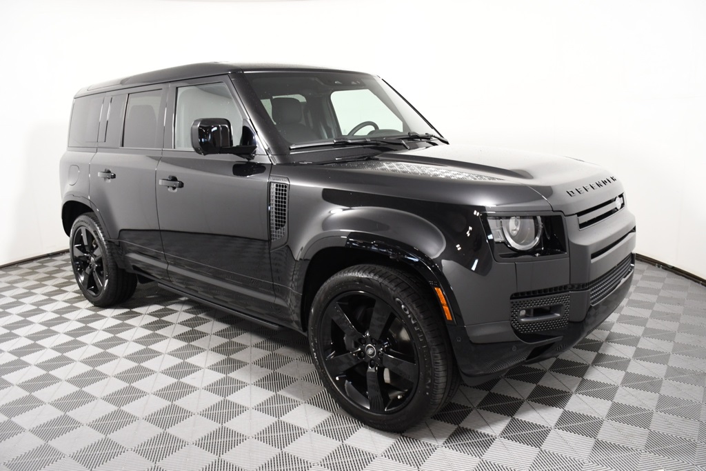 2025 Land Rover Defender 110 X-Dynamic SE photo 8