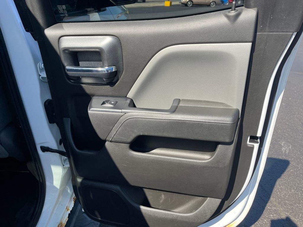 2016 Chevrolet Silverado 1500 Custom photo 24