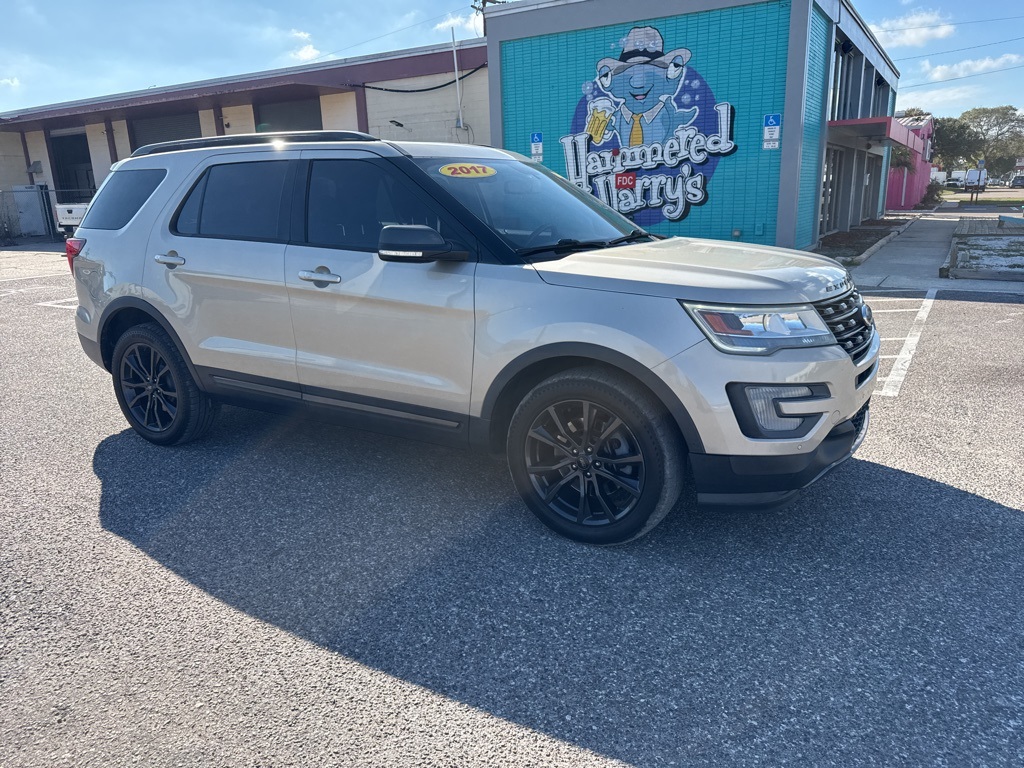 2017 Ford Explorer XLT's photo