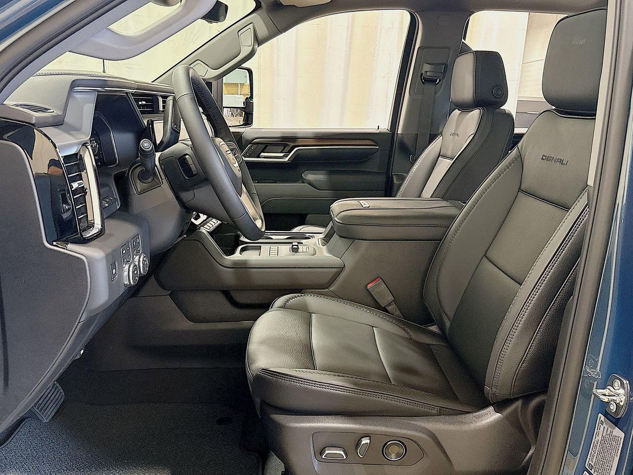 2026 Gmc Sierra 2500 HD Denali photo 18