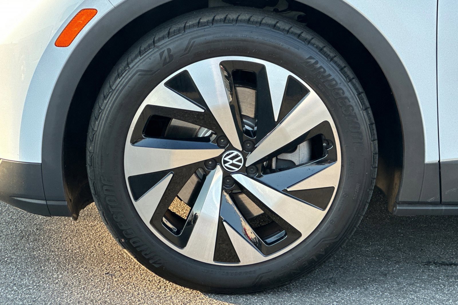 2021 Volkswagen ID.4 Pro S Gradient photo 30