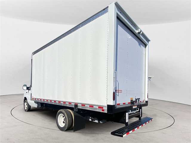 2025 Ford E-450 photo 3