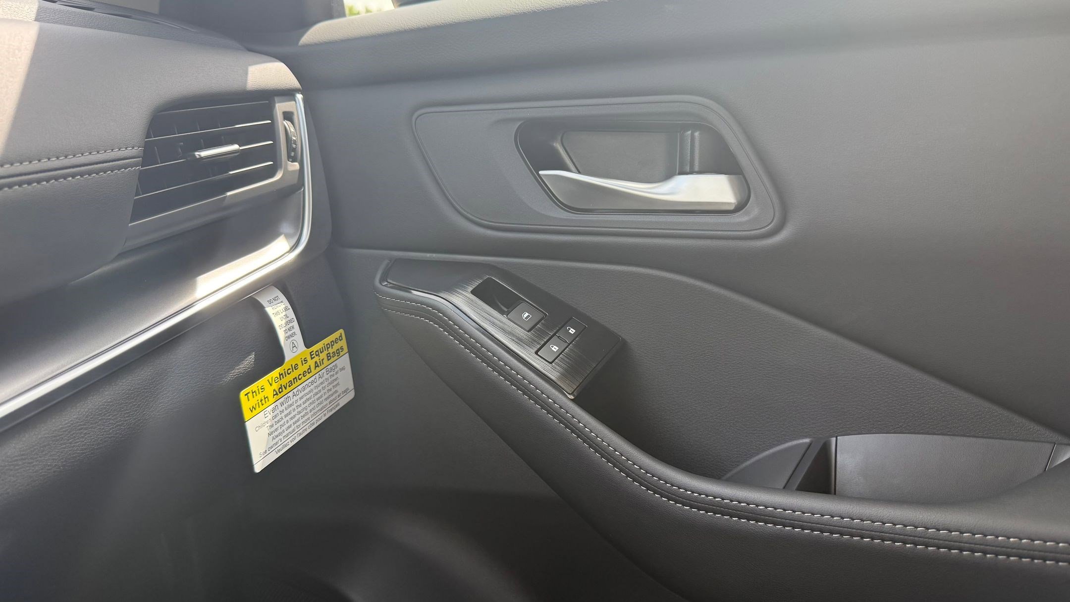 2026 Nissan Rogue SV photo 22