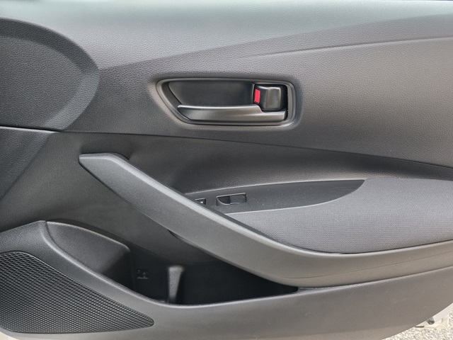 2022 Toyota Corolla LE photo 13