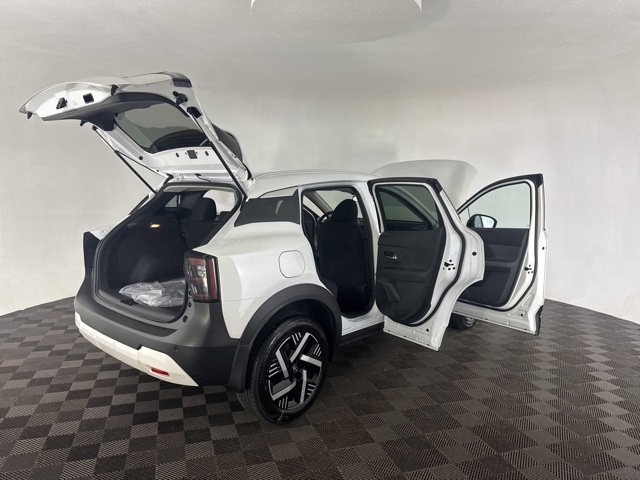 2026 Nissan Kicks SV photo 15