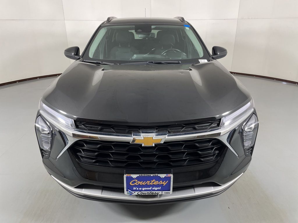 2024 Chevrolet Trax LT photo 4