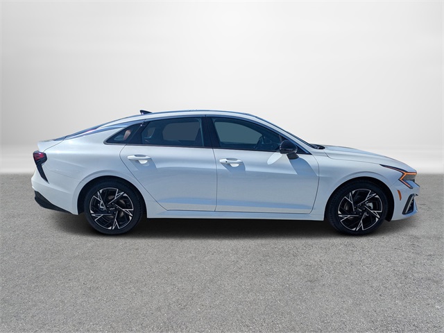 2025 Kia K5 GT-Line photo 2