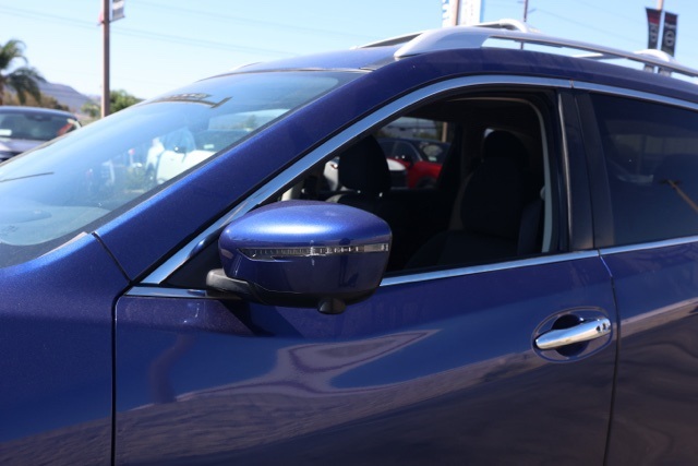 2020 Nissan Rogue SV photo 11