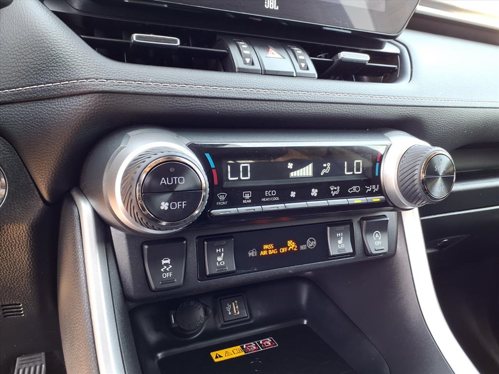 2024 Toyota RAV4 XLE Premium photo 14