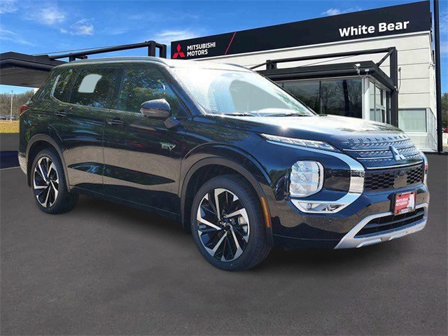 2025 Mitsubishi Outlander Plug-in Hybrid SEL's photo