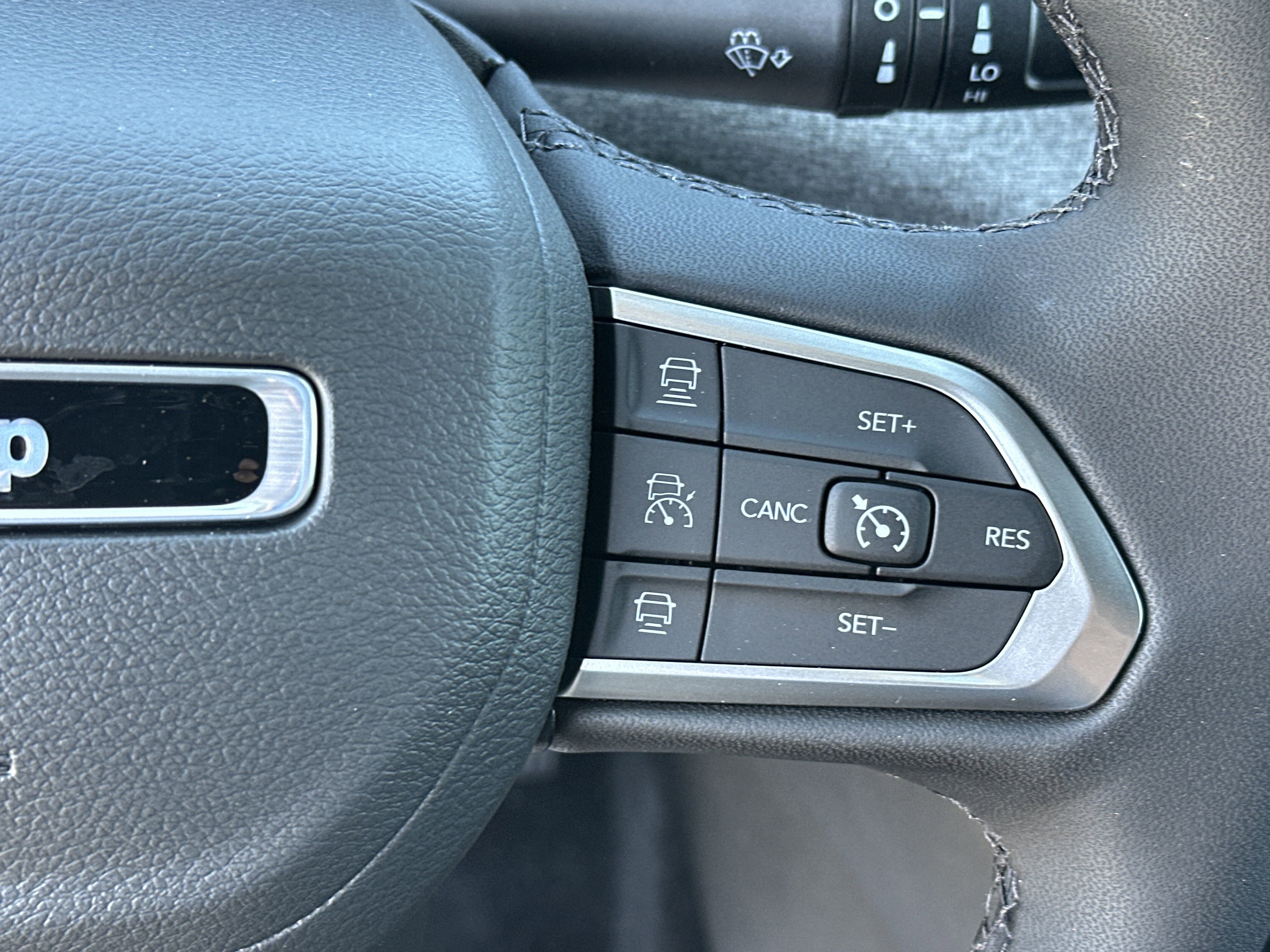 2025 Jeep Compass Latitude photo 4