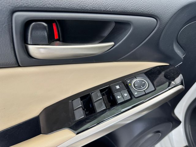 2019 Lexus IS 300 photo 33