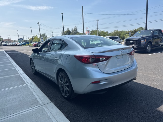 2018 Mazda Mazda3 Touring photo 4
