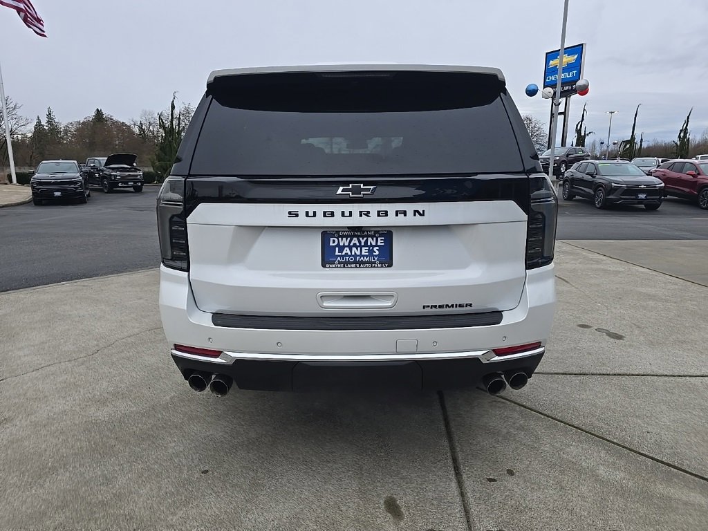 2025 Chevrolet Suburban Premier photo 4