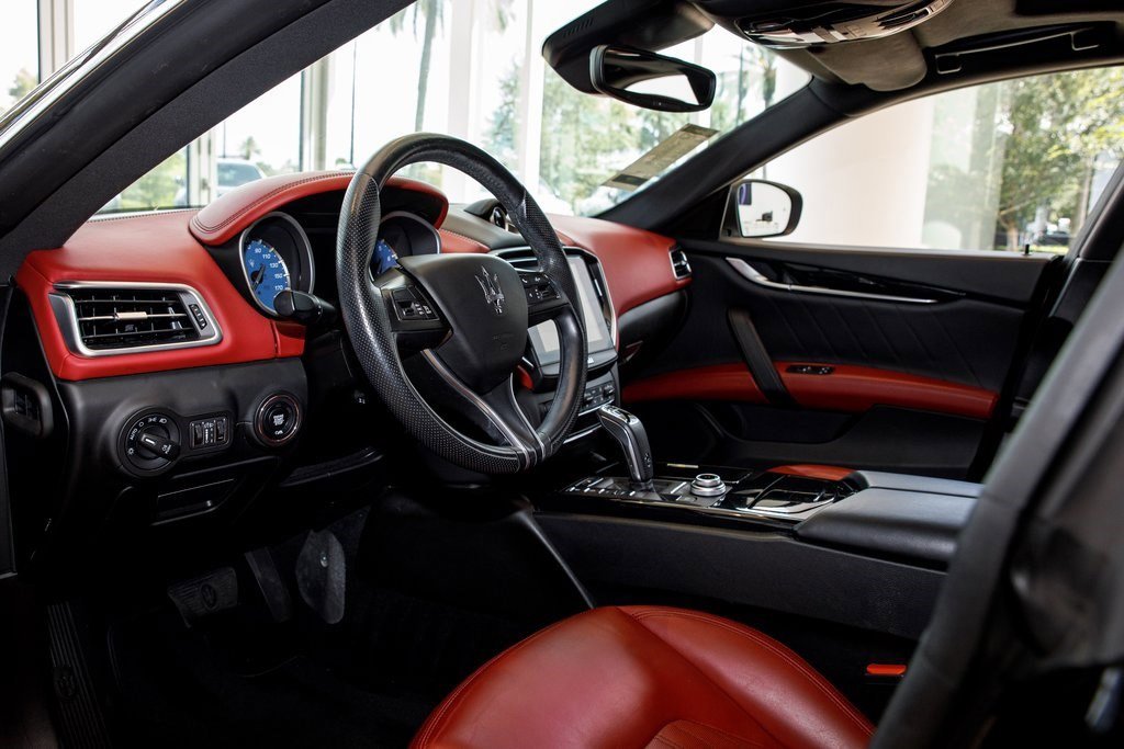 2020 Maserati Ghibli photo 13