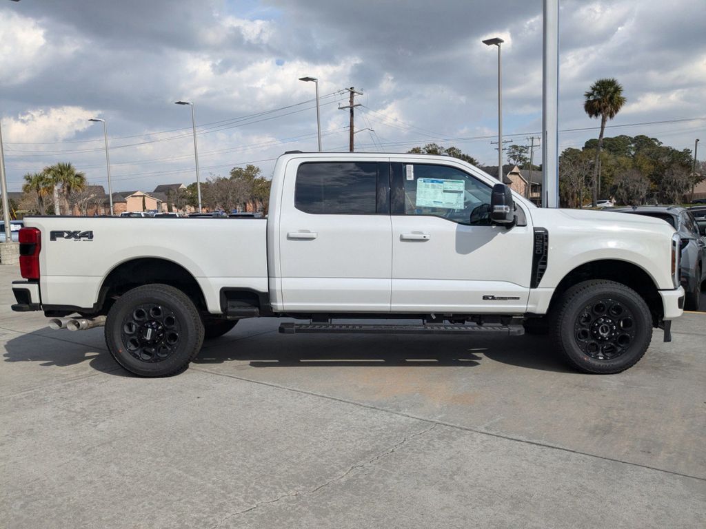 2025 Ford F-250 Lariat photo 3